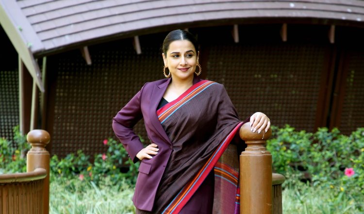 Vidya Balan Transformation | विद्या बालन का नया लुक देखकर हैरान हुए लोग, एक्ट्रेस ने घटा लिया काफी वजन, फ्लॉन्ट किया फीगर |Watch Video
