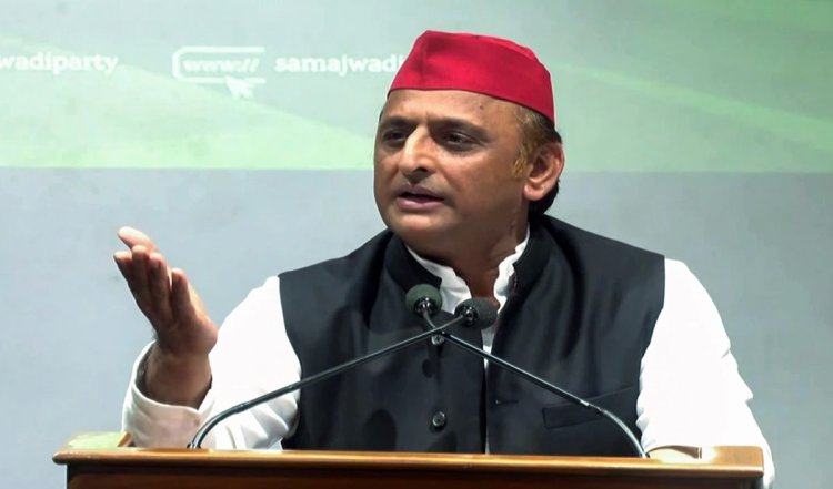 अखिलेश यादव ने EVM की विश्वसनीयता पर फिर उठाए सवाल