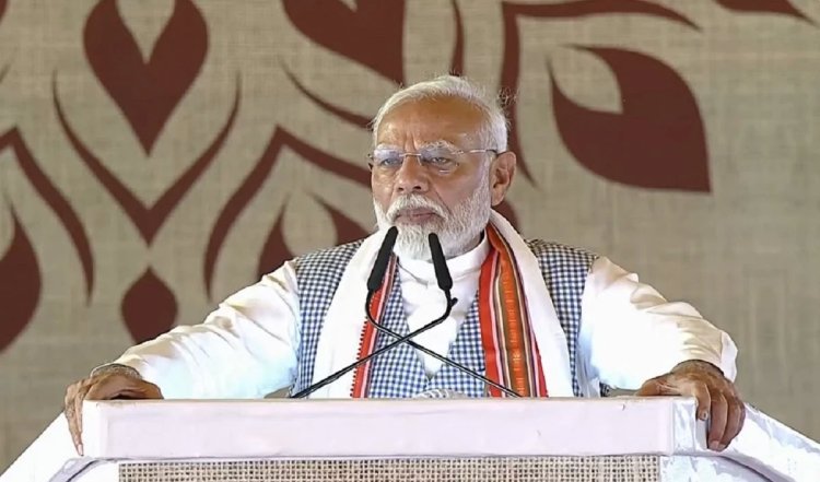 प्रधानमंत्री मोदी ने बिहार के राजगीर में प्राचीन नालंदा के खंडहरों का दौरा किया