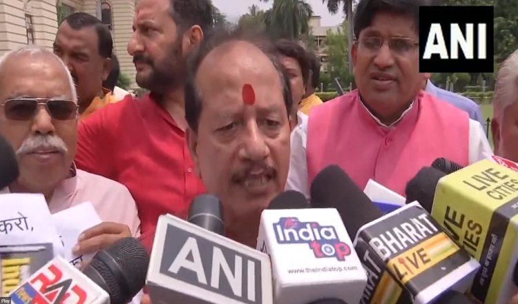 Bihar: NEET पेपर लीक मामले में एक्शन शुरू, डिप्टी CM विजय सिन्हा ने तेजस्वी यादव से जोड़ा कनेक्शन