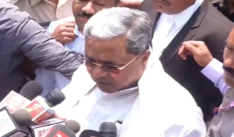 Karnataka में रह रहे लोगों को कन्नड़ सीखना चाहिए : Siddaramaiah