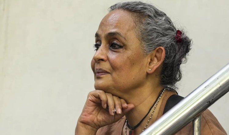 Arundhati Roy पर मुकदमा चलाने की मंजूरी के खिलाफ जंतर-मंतर पर प्रदर्शन