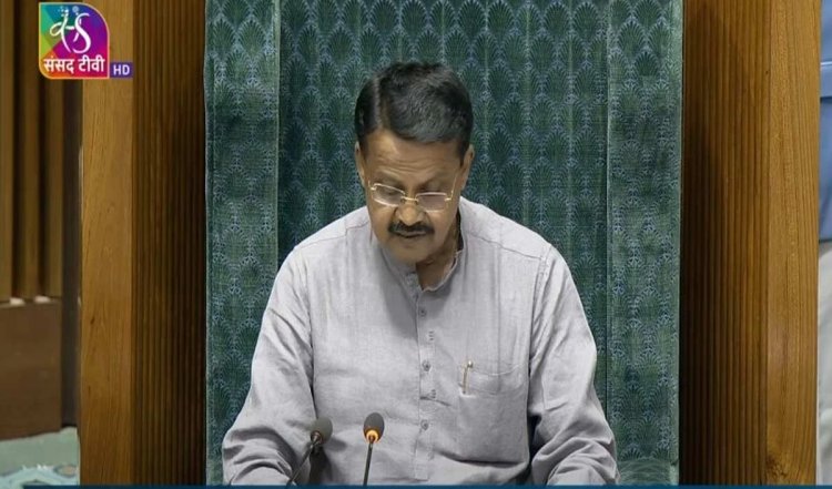 Prabhasakshi NewsRoom: 18वीं Lok Sabha के पहले सत्र का हंगामेदार आगाज, विपक्ष ने संविधान की प्रतियां लेकर निकाला मार्च