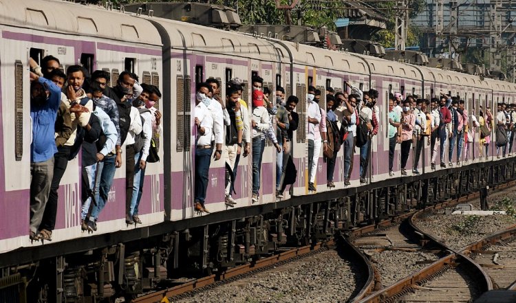Mumbai AC Local Train | बिना टिकट के एसी मुंबई लोकल का उपयोग करने पर 15 जून तक 10 लाख रुपये का जुर्माना वसूला गया