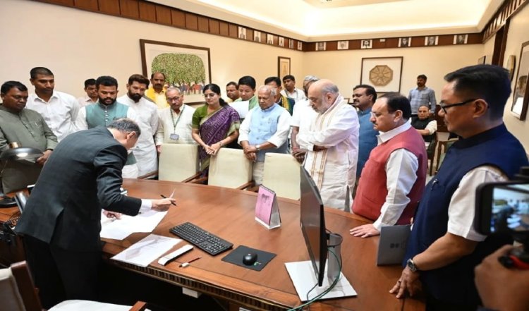 लोकसभा अध्यक्ष पद के लिए Om Birla का नामांकन, नड्डा-शाह सहित एनडीए के तमाम नेता मौजूद रहे