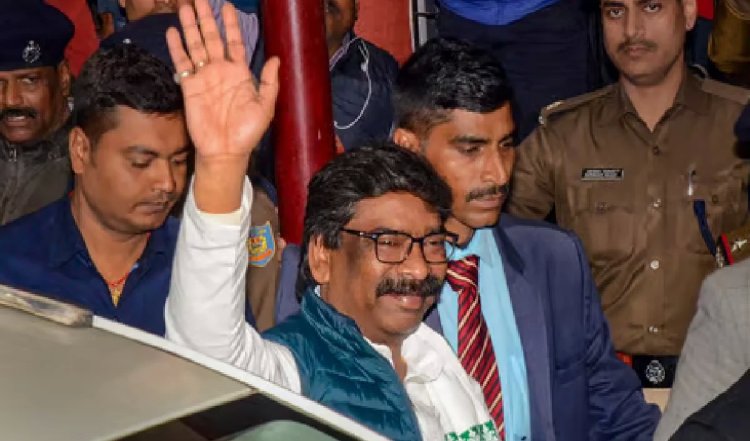 6 महीने बाद जेल से बाहर आए हेमंत सोरेन, जमीन घोटाले में हाई कोर्ट से मिली जमानत