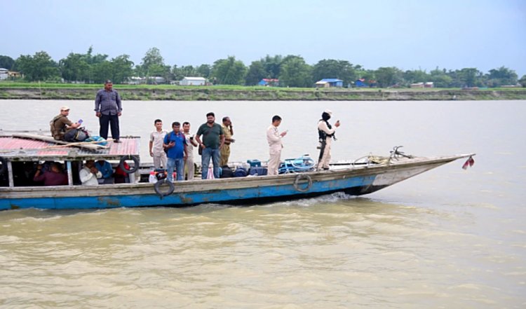 Assam Floods| असम में ब्रह्मपुत्र नदी में फंसे 13 मछुआरों को वायुसेना के हेलीकॉप्टर ने बचाया