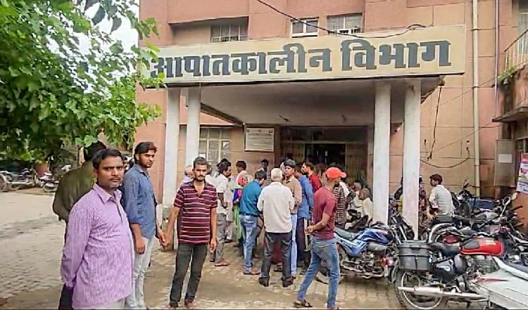Hathras stampede: आशीर्वाद लेने की मची थी होड़, मृतकों की संख्या बढ़कर 121 हुई