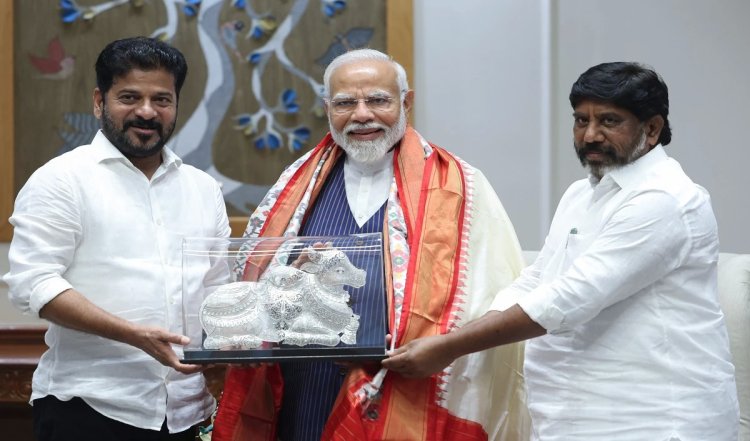 तेलंगाना के सीएम रेवंत रेड्डी ने पीएम मोदी से की मुलाकात, अहम मुद्दों पर हुई चर्चा, भट्टी विक्रमार्क भी रहे मौजूद
