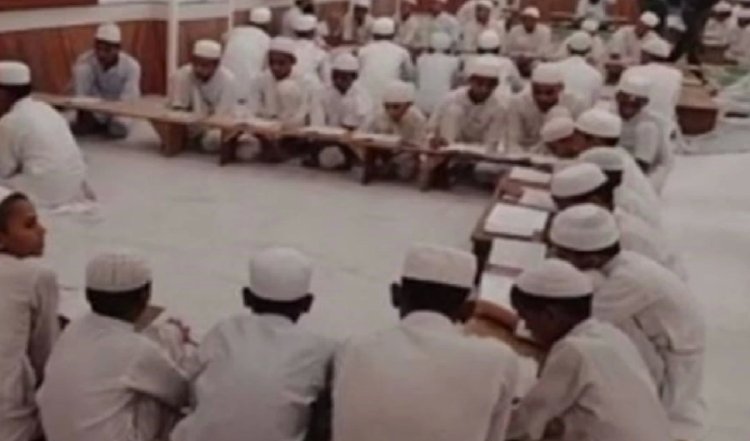 UP Madarsa Board ने बायोमेट्रिक अटेंडेंश लागू करने का लिया निर्णय, 16,000 रजिस्टर्ड और560  सहायता प्राप्त शिक्षक दायरे में आएंगे