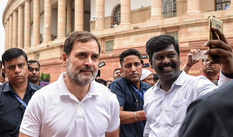कांग्रेस नेता Rahul Gandhi अलीगढ़ पहुंचे, हाथरस में भगदड़ में मारे गए लोगों के परिजन से की मुलाकात