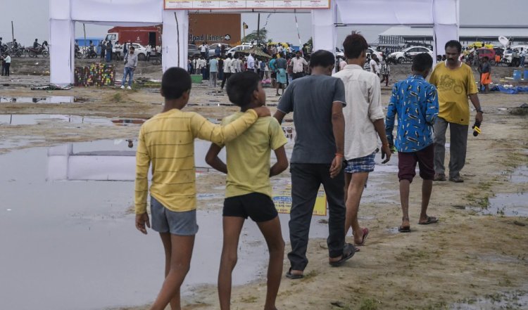 हाथरस मामले में आरोपी देव प्रकाश मधुकर पर बड़ा एक्शन, नौकरी से निकाला गया, वकील एके स‍िंह ने कही ये बात