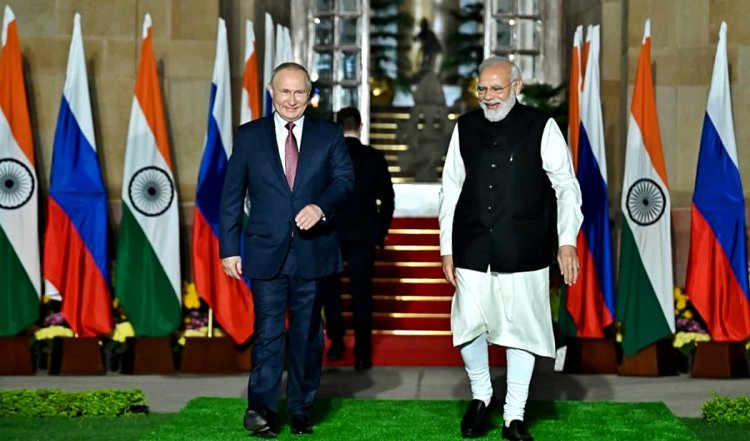 PM Modi Russia Visit | 'नरेंद्र मोदी की रूस यात्रा से पश्चिमी देशों को हो रही हैं जलन', क्रेमलिन ने जारी किया बयान