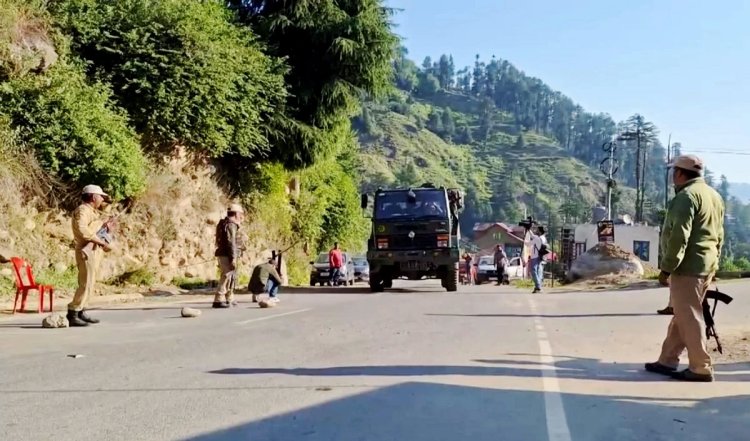 अब जम्मू कश्मीर के डोडा में आतंकियों और सुरक्षा बलों के बीच मुठभेड़, सेना ने घेरा