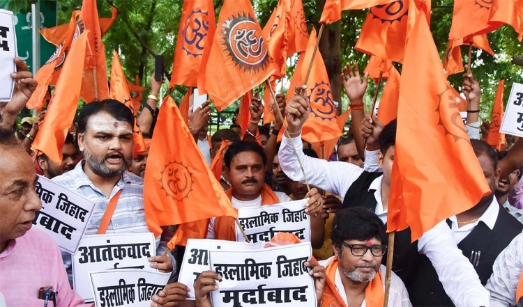 हिंदू धार्मिक स्थलों पर मुस्लिमों को पूजा सामग्री बेचने से रोका जायेः VHP