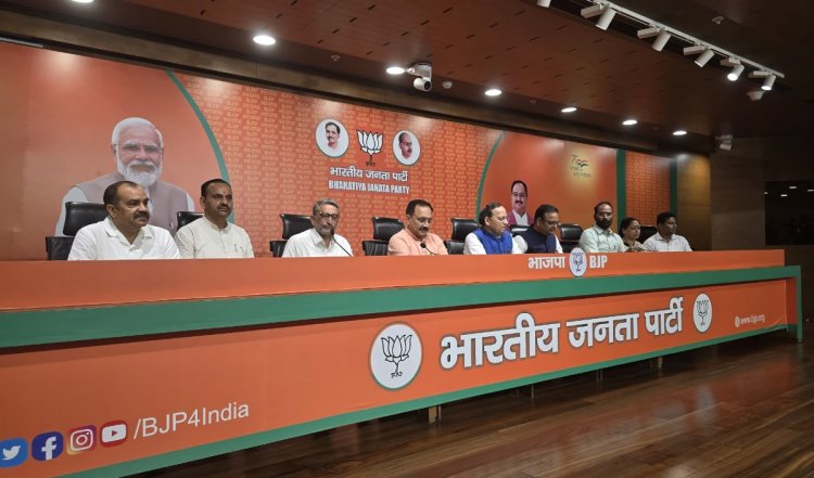 BSP छोड़ बीजेपी में शामिल हुए केजरीवाल के पूर्व मंत्री राजकुमार आनंद, छतरपुर विधायक ने भी छोड़ी AAP