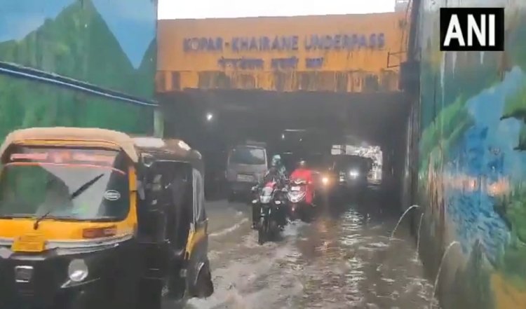 Mumbai Rains Updates: आईएमडी ने मुंबई के लिए जारी किया ऑरेंज अलर्ट, इस वीकेंड भारी बारिश की भविष्यवाणी!