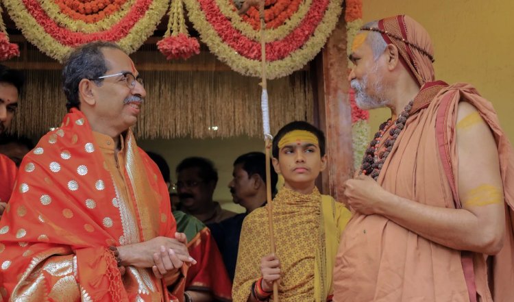 'उद्धव ठाकरे के साथ हुआ विश्वासघात', मातोश्री पहुंचे शंकराचार्य ने कहा- उनके सीएम बनने पर दूर होगा दर्द