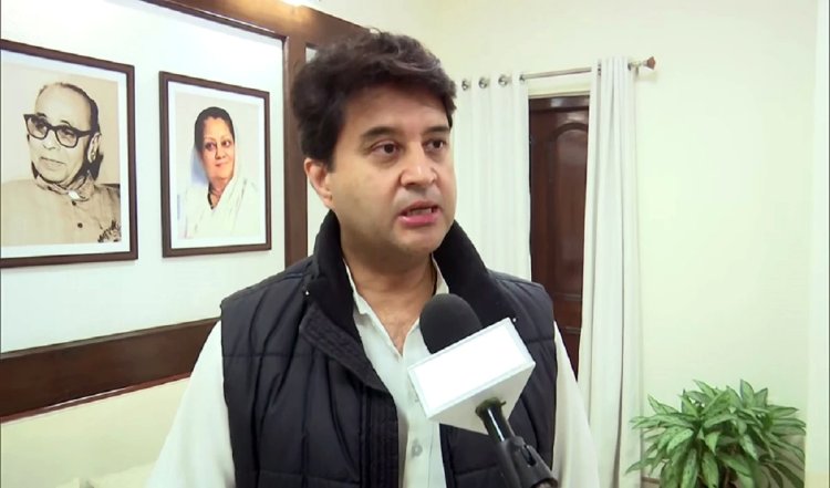 Scindia ने शीर्ष दूरसंचार प्रमुखों से मुलाकात की, बैठक में हुई 5जी रोल-आउट पर चर्चा