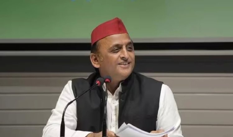 कुर्सी की लड़ाई की गर्मी में शासन-प्रशासन ठंडे बस्ते में चला गया, BJP की कलह पर अखिलेश यादव ने दी पहली प्रतिक्रिया