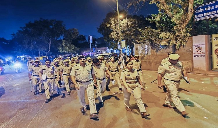 Delhi Police Uniform: बदल सकती है दिल्ली पुलिस की वर्दी, कार्गो पैंट टी-शर्ट पर चल रहा विचार
