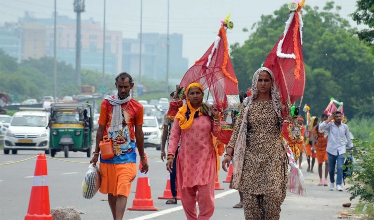 Kanwar Yatra को लेकर CM Yogi ने जो ऐलान किया उससे विपक्ष चारों खाने चित हो गया, नकवी के भी बदले सुर