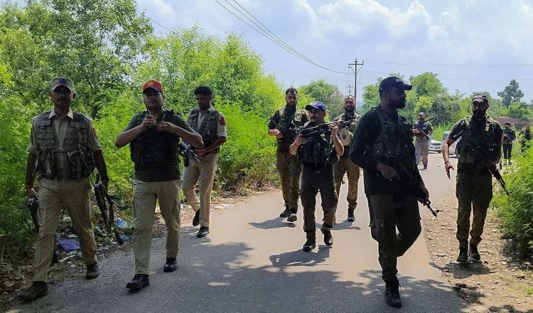 नहीं मान रहे आतंकवादी, राजौरी क्षेत्र में सेना की चौकी पर हमले का किया प्रयास, मिला तगड़ा पलटवार