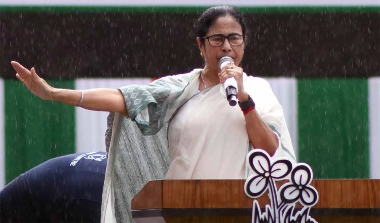 Mamata Banerjee ने बांग्लादेशियों को आश्रय देने की बात कही, भड़की BJP ने कहा- हम ऐसा नहीं होने देंगे