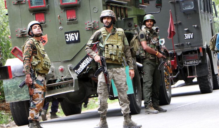 Jammu and Kashmir के कुपवाड़ा में आतंकवादियों के साथ मुठभेड़ में जवान शहीद, एक आतंकवादी भी मारा गया