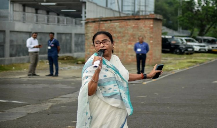 कानून की सीमा में ही रहकर दें बयान, राज्यपाल पर ममता के बयान को लेकर कलकत्ता HC ने दिए निर्देश