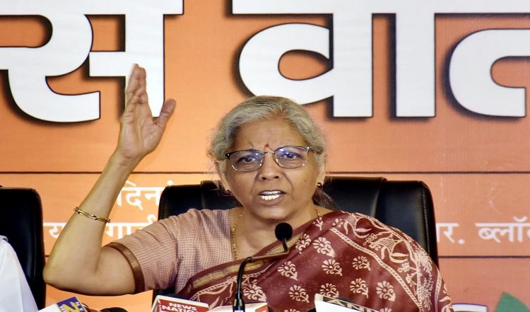 माइक बंद पर राजनीति चालू, निर्मला सीतारमण बोलीं- ममता बनर्जी का दावा पूरी तरह से झूठ