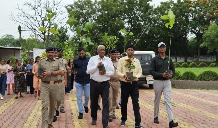 पर्यावरण संरक्षण प्रयासों के तहत पेड़ लगाएँ और उनका जतन करे : मगनभाई पटेल