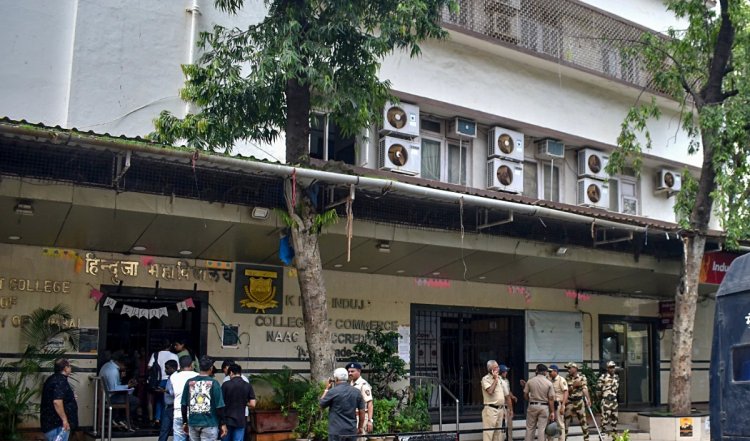 Delhi: बस में बम की धमकी से दहशत