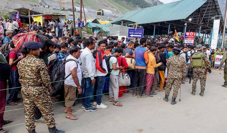 अब तक साढ़े चार लाख से ज्यादा भक्तों ने किये बाबा बर्फानी के दर्शन, टूटने वाला है पिछले साल का रिकॉर्ड