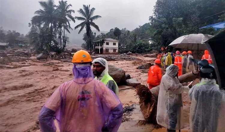 भगवान के अपने देश कहे जाने वाले केरल के Wayanad पर टूटा कहर, देखते ही देखते खूबसूरत इलाका वीराने में हो गया तब्दील