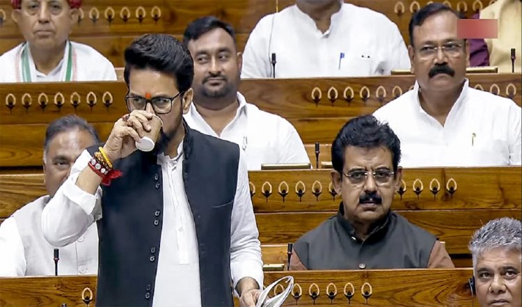 संसद में जाति पर जंग... अनुराग ठाकुर के बयान पर विपक्ष हंगामा, माफी की मांग की, भाजपा ने किया बचाव