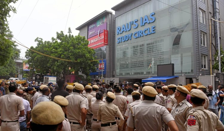 '10 लाख रुपये की सहायता, मुफ्त कक्षाएं', त्रासदी के बाद छात्रों की मदद में सामने आए दिल्ली के कई कोचिंग सेंटर