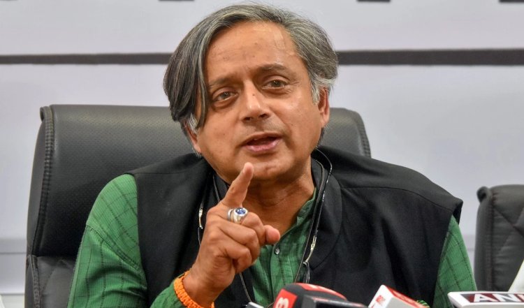 Wayanad Landslides: वायनाड पर शशि थरूर ने ऐसा क्या बोला कि मच गया बवाल, BJP के निशाने पर आ गए
