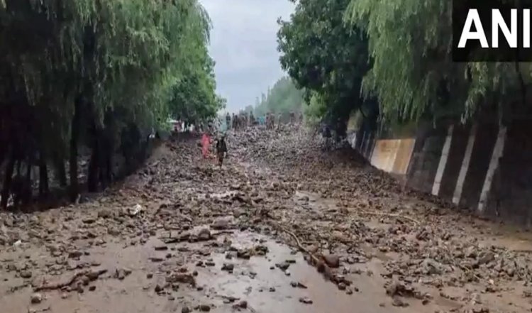 Jammu-Kashmir: गांदरबल में बादल फटने से अचानक आई बाढ़, श्रीनगर-लेह राजमार्ग बंद
