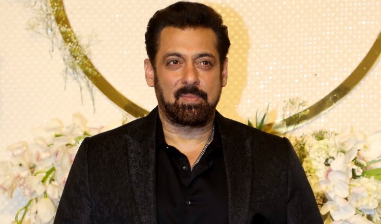 Hum Aapke Hain Koun के 30 साल पूरे, Salman Khan के 5 सबसे बेहतरीन फैशन ट्रेंड्स पर एक नजर, जिन्होंने ट्रेंड सेट किया