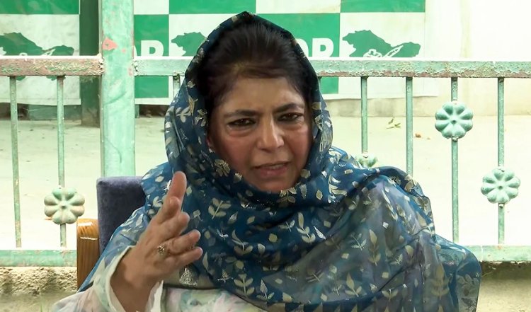 'तानाशाही लंबे समय तक नहीं चलती, हमारे देश को लेना चाहिए सबक', बांग्लादेश मुद्दे पर बोलीं महबूबा मुफ्ती