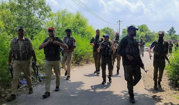 जम्मू कश्मीर के उधमपुर में आतंकियों को पकड़ने के लिए तलाश अभियान जारी