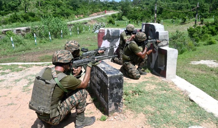 भारतीय सेना की टुकड़ी ने श्रीलंका में संयुक्त अभ्यास मित्र शक्ति के दौरान स्वतंत्रता दिवस मनाया