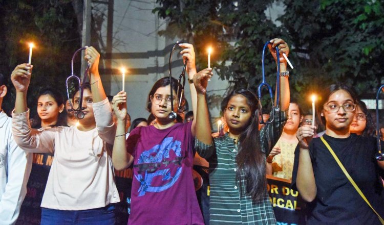 कोलकाता बलात्कार और हत्या: आरजी कर मेडिकल कॉलेज में विरोध प्रदर्शन के दौरान भीड़ द्वारा की गई हिंसा, 19 लोग गिरफ्तार