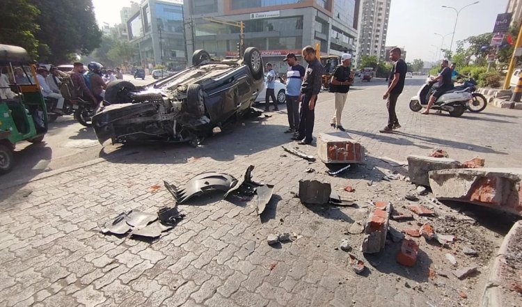 मध्य प्रदेश के नीमच में कई वाहनों की टक्कर में तीन लोगों की मौत, पांच घायल