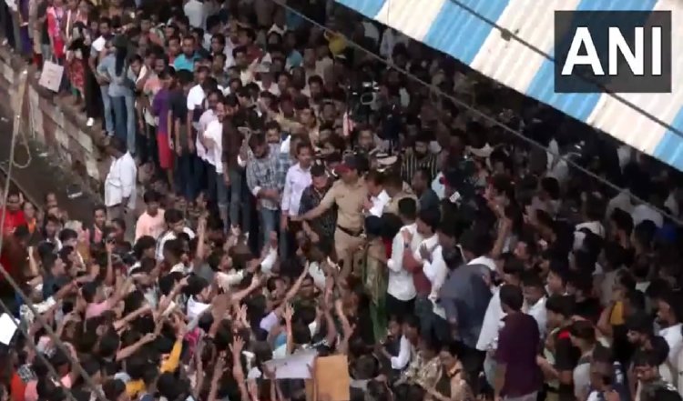 Badlapur case: माता-पिता को शिकायत के लिए 11 घंटे करना पड़ा इंतजार, कांग्रेस का बड़ा आरोप, 3 सस्पेंड