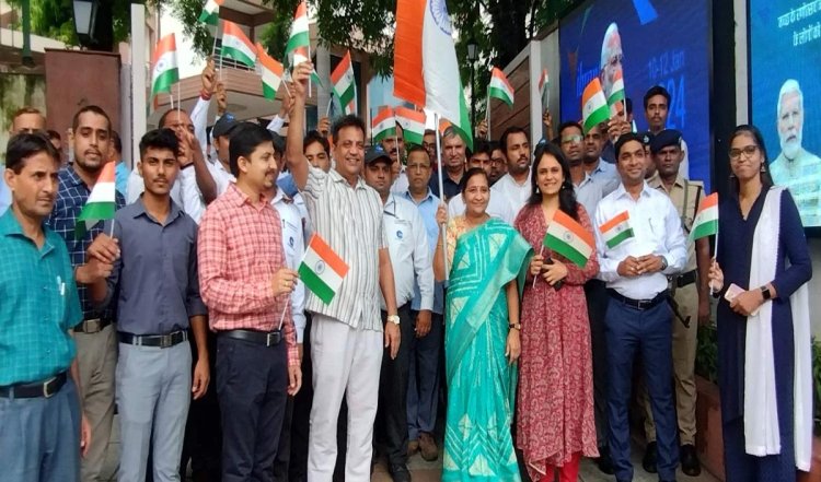 देशभक्ति की भावना से सराबोर हुआ गुजरात भवन, केंद्रीय राज्य मंत्री निमुबेन बंभानिया के नेतृत्व में संपन्न हुआ कार्यक्रम