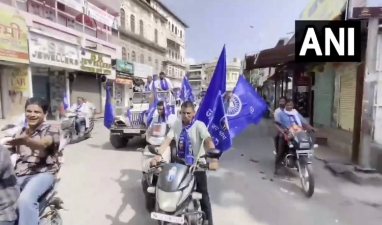 Bharat Bandh Today UPDATES: प्रदर्शनकारियों ने दरभंगा रेलवे स्टेशन पर रोकी बिहार संपर्क क्रांति, जानें अन्य राज्यों में क्या असर