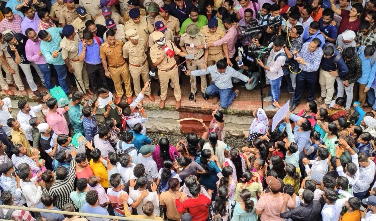 Badlapur Sexual Assault Case: बदलापुर के स्कूल में बच्चियों का यौन शोषण की जांच करेगा बाल अधिकार संगठन, विरोध के बाद इंटरनेट बहाल