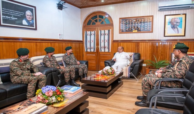 Army chief ने मणिपुर के CM एन बीरेन सिंह से की मुलाकात, सुरक्षा स्थिति की समीक्षा की